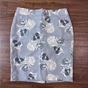 Ann Taylor Gray Floral Pencil Skirt Size 4